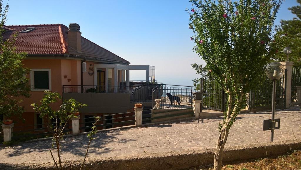 B&B Angela Monte SantʼAngelo Exterior foto